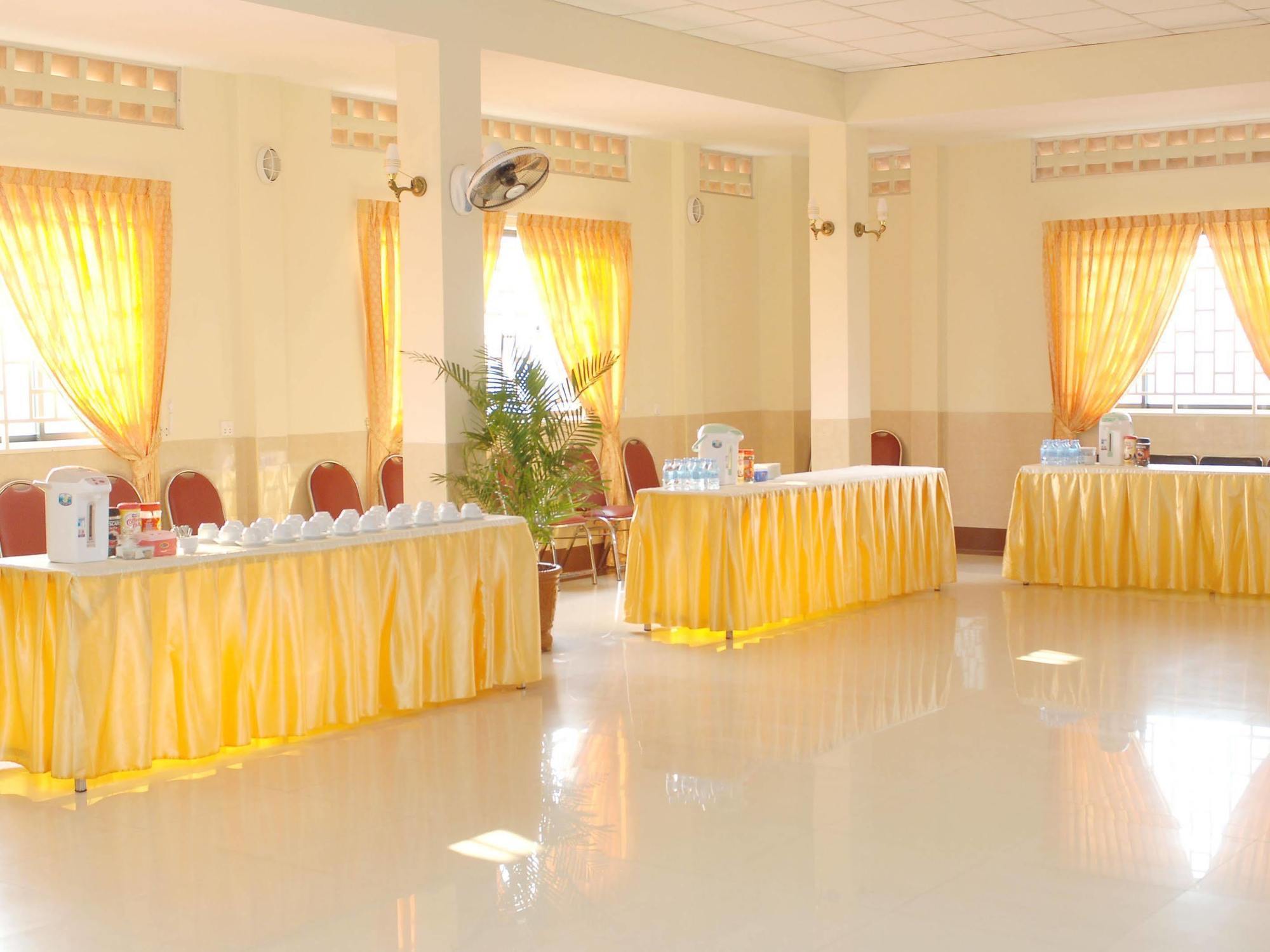 Reaksmey Battambang Hotel Экстерьер фото