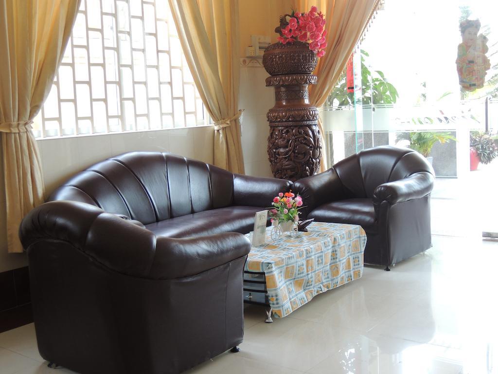 Reaksmey Battambang Hotel Экстерьер фото